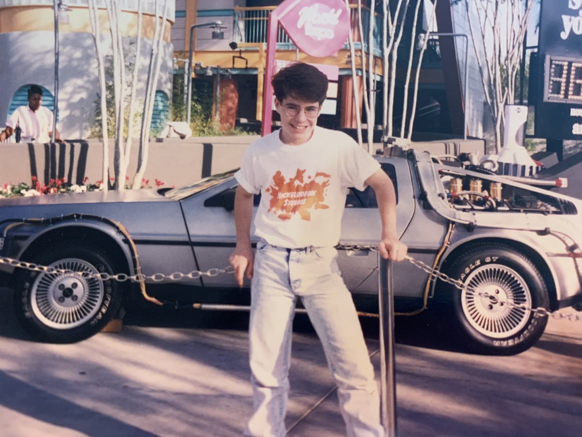 robbloomcw's tweet image. Today’s my first day at @UniversalORL. At lunch, I think I’ll recreate this photo.
