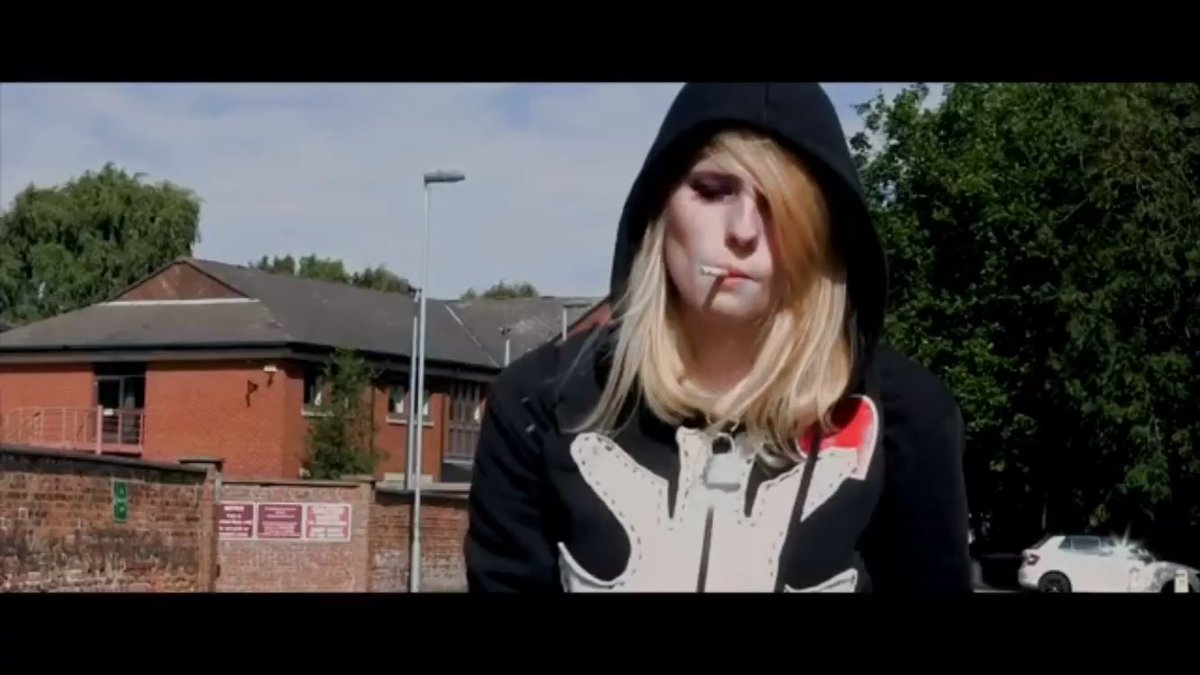 Pointless_Flame's tweet photo. An Emo action film??? Keep an eye on this space for ‘Brother Red, #emo #emogirl #action #shortfilm #indie #goth #gothgirl #actionmovieactor #actionfilm #guns #explosion #brotherred #sistergreen #Villain https://t.co/jTv5kLb1Eu