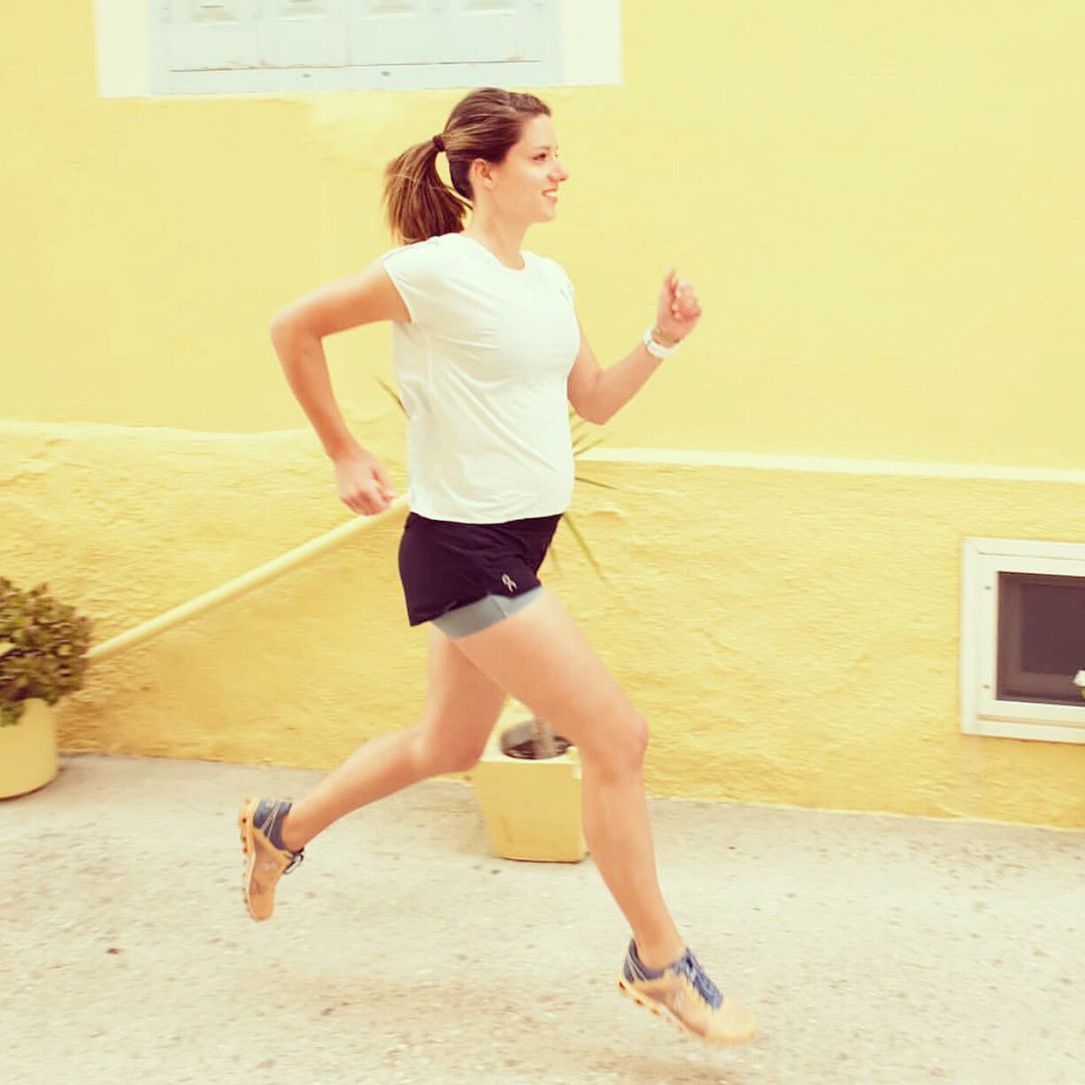 MRunnerSet's tweet image. One step at a time until you complete your miles #motivationalrunnerset #stayfitrunfaster