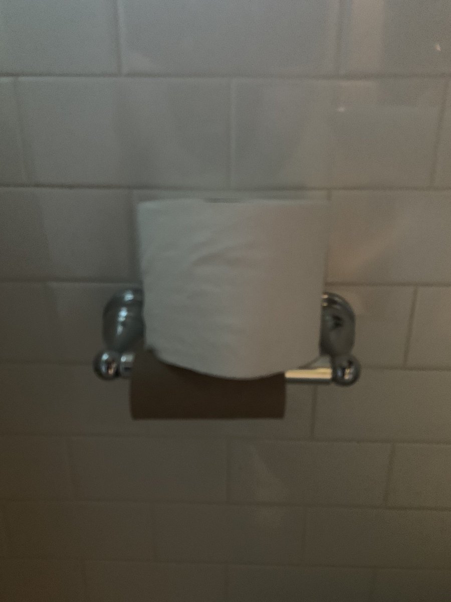 toiletpaperroll tweet media