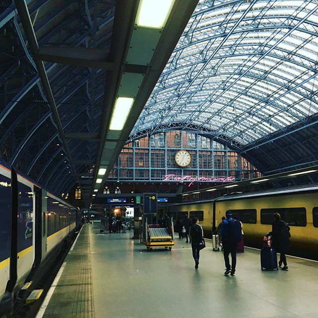 I want my time with you. 🚅

This lovely art seems bittersweet to me as I’m leaving my loved ones behind for the moment, but I am looking forward to a few days of hard work and catching up with friends. 🚅
🚅
🚅
🚅 
#londonkids #kidsoflondon #londonfo… ift.tt/2MIWY1H