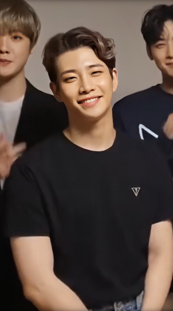 jnwluvs's tweet image. everyone seems to be having a fit over mj so here u go