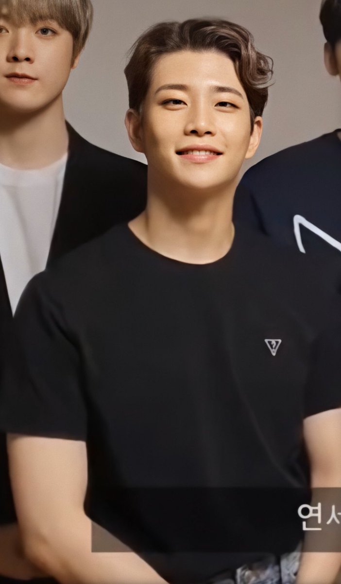 jnwluvs's tweet image. everyone seems to be having a fit over mj so here u go