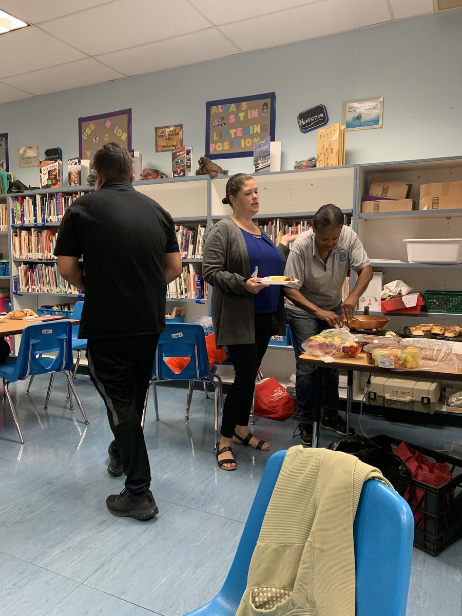 Nothing like starting a PD Day off right. The staff at @HeywoodSTEM had a breakfast of the champions this morning. The family atmosphere was exactly what was needed. Way to go @dstdreamcatcher, @HeywoodMurphy, and staff. You have set the bar!