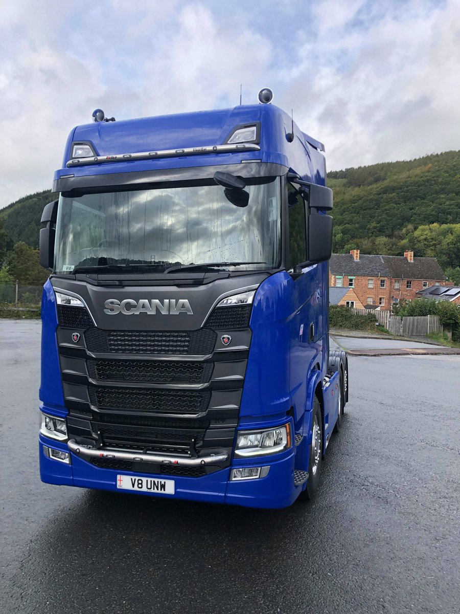 ScaniaWPT's tweet photo. #MondayMotivation - a completely new spin on Blue Monday as we look at this @ScaniaUK S650 #V8 that left our #Knighton depot late last week and headed to its new home with Mark Unwin. A really smart #Scania https://t.co/NY8OiZWLPM