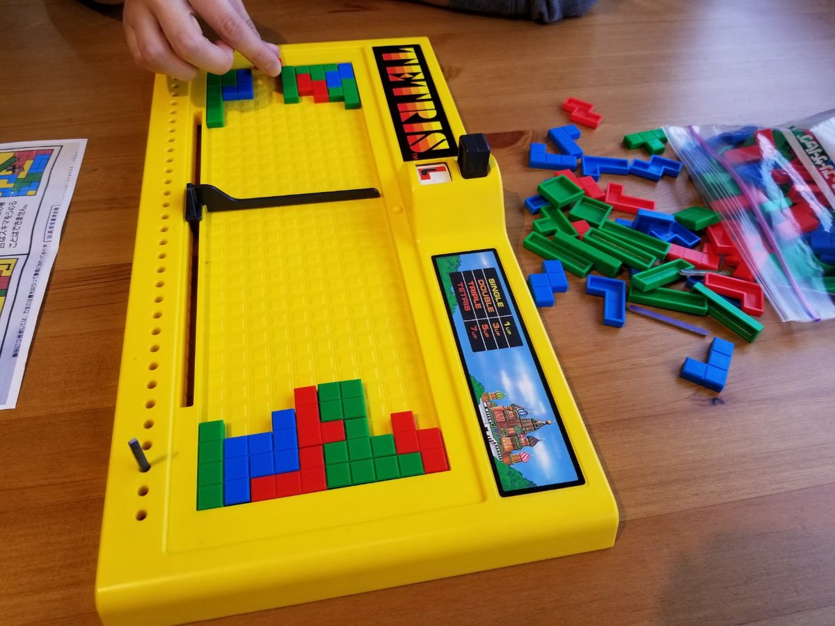 うにこ 月に一度のボードゲームカフェの日 手始めに30年前にtomyから出てるアナログのテトリスゲームで盛り上がった うにこ 月に一度のボードゲームカフェの日 手始めに30年前にtomyから出てるアナログのテトリスゲームで盛り上がった