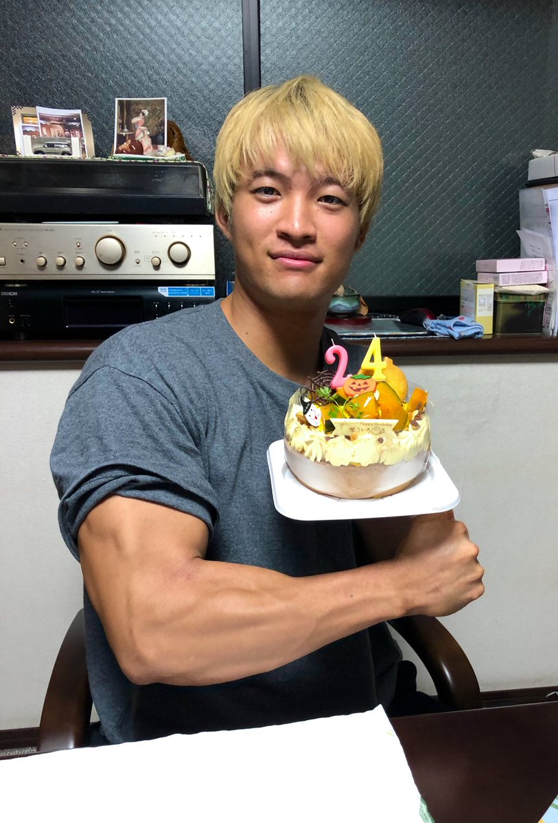 本日で24歳になりました🎂

お祝いのメッセージをくださったみなさま、ありがとうございます！

学生時代も残すところあと1年と少し...
自分の限界を日々超えて、2020年のオールジャパンを目指します💪🏼

これからもどうぞよろしくお願い致します！🙌🏻🙇🏻‍♂️

A定食さばもよろしくお願いします🐟😊
