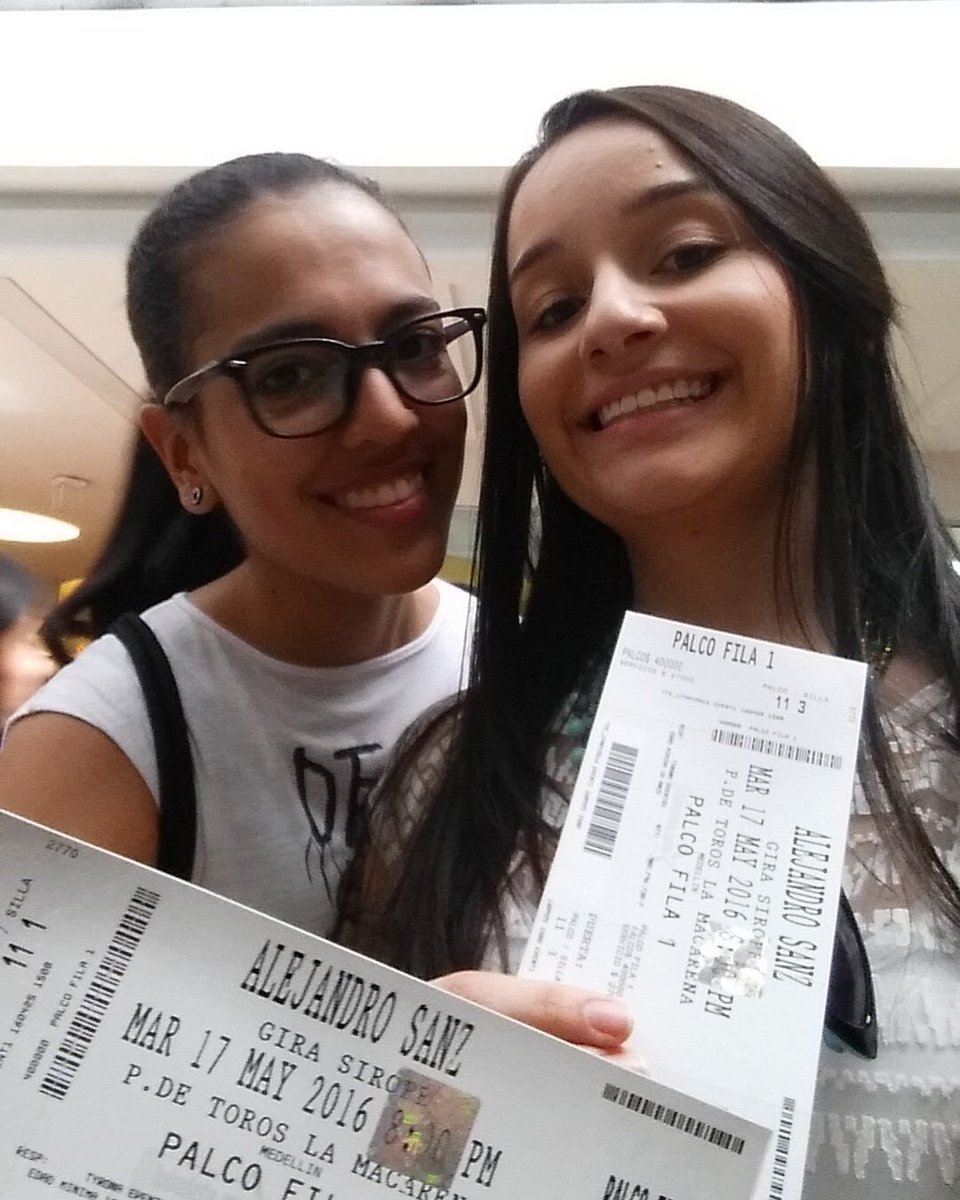 Angela_almasanz's tweet photo. #tb Quiero boletas tambien para #LaGiraColombia - @ASanz_Colombia - @AlejandroSanz - @UMusicColombia - @MowManagement - #FCSZ3 https://t.co/5l0lJ6Cvqm