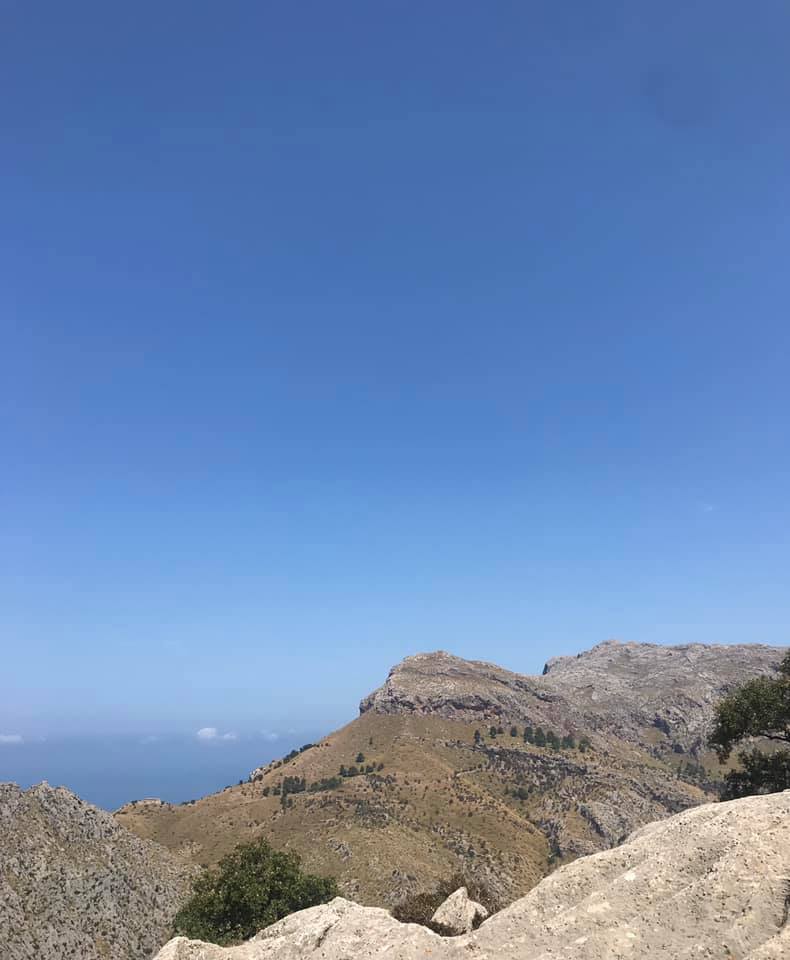 Este es mi #momentodesconexión: de ruta por la Serra. ¿Y tú, qué haces para desconectar y recargar pilas? — en Serra de Tramuntana.

#Mallorca #MarcelRess