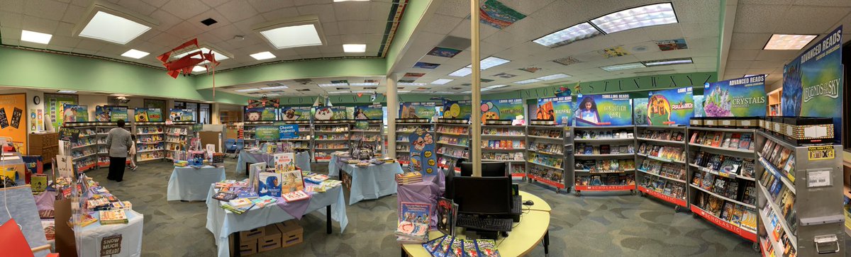 CurtisESLibrary's tweet image. It’s book fair week at Curtis!! Hooray! Families- come Tuesday, 10/15 between 5:30 and 7:30 to shop with your kiddos!