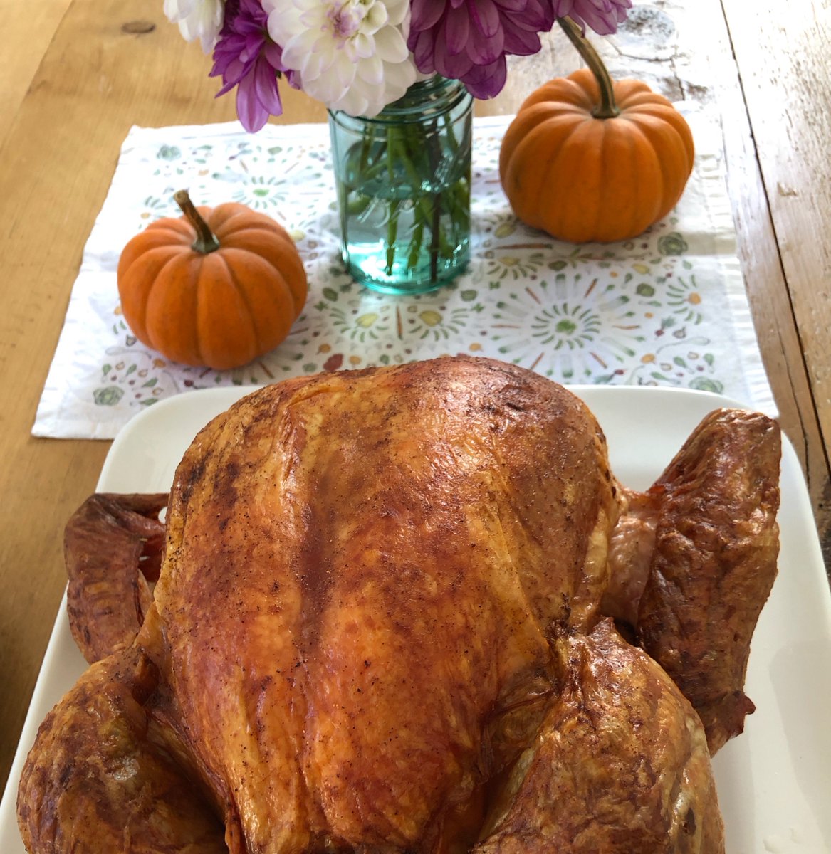 YVForganic's tweet photo. As we gather with our families this #Thanksgiving๐๐,
@YVForganic is so thankful for being part of a great community of family farmers, #farmfans, employees, retail partners and everyone working towards creating a more sustainable food system! THANK YOU๐
#organic #turkeydinner https://t.co/0RG7twM9is