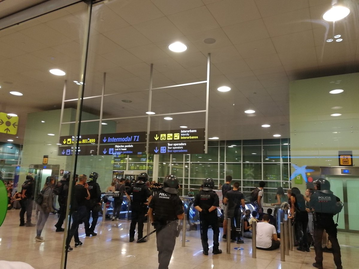 barcelona airport lost luggage