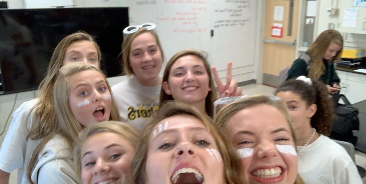 rubykidd1716's tweet photo. @AHSpiritWars #ahs10hoco https://t.co/CTDBTIrOWe