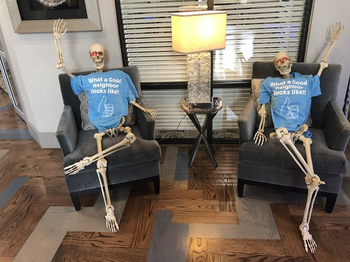 TestJq's tweet photo. Happy Halloween 🎃 👻 from Sonterra Blue where we have the best residents! https://t.co/4RjcmSVxjn