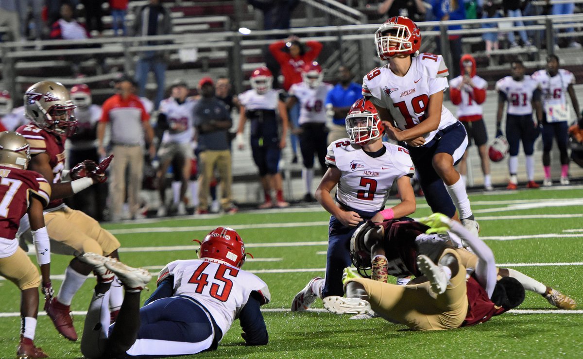 Michael_P_Davis's tweet photo. RAW VIDEO: Check out the Red Devils' game-winning field goal from Friday night
https://t.co/6ZpSPtqgQh https://t.co/1JHU46XnnO