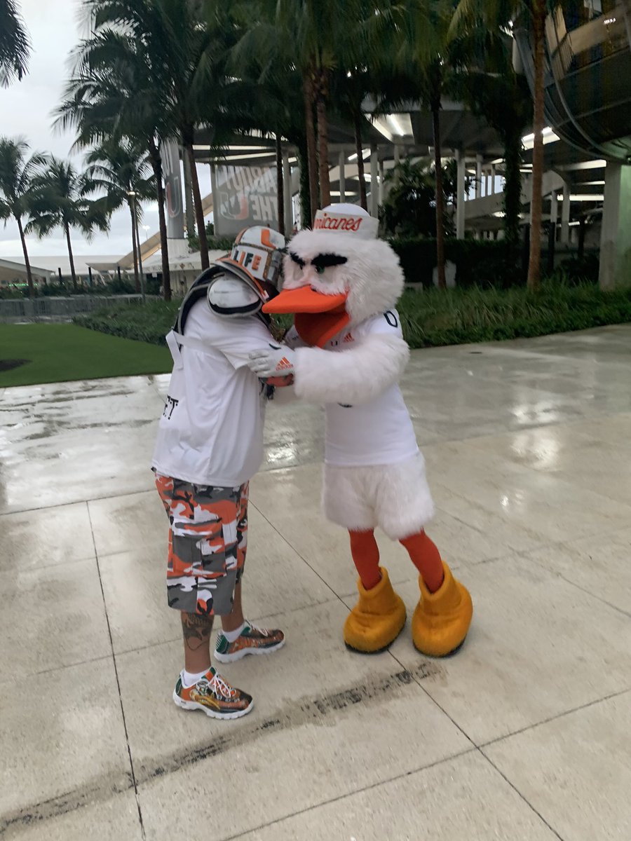 HurriFett's tweet photo. 🙌🏼 With the BEST MASCOT 💯 in the 🌎WORLD!! #VoteSeb @UM_Sebastian https://t.co/i2Aso9mf8a