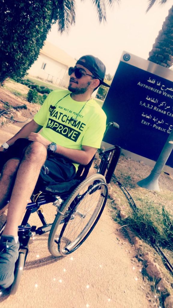 H70199484's tweet photo. أخوي ماهو على ضلع الوسام�� أمير
يرقى على ضلع المراجل ملك
يكفي لقالوا اسمه رفعت راسي
وقلت هذا أخوي وعزوتي وتاج راسي❤️🤗 https://t.co/6ko7gOoF4K
