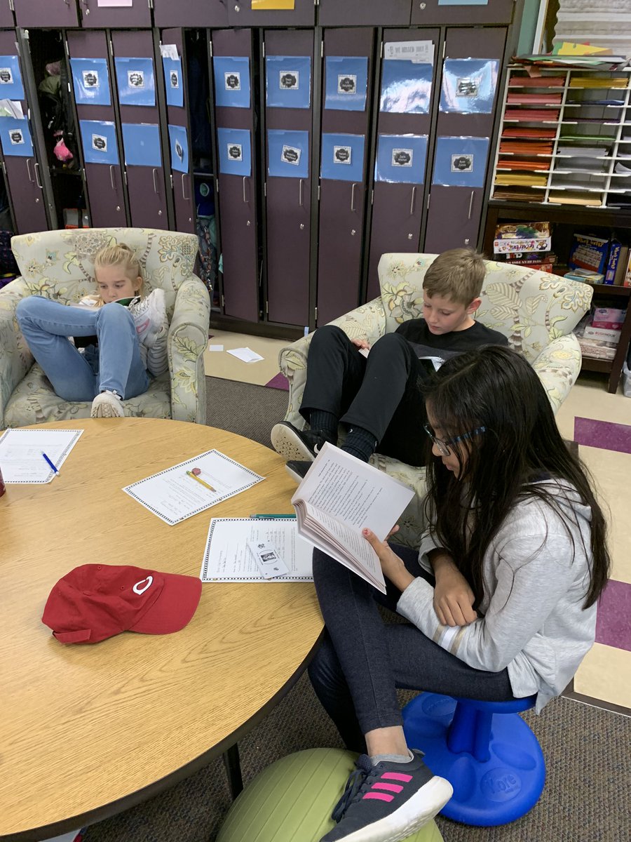 MrsEMuck's tweet photo. Book clubs have begun!  #TGMShines. @TollGateMiddle https://t.co/nwuCIOKbm6