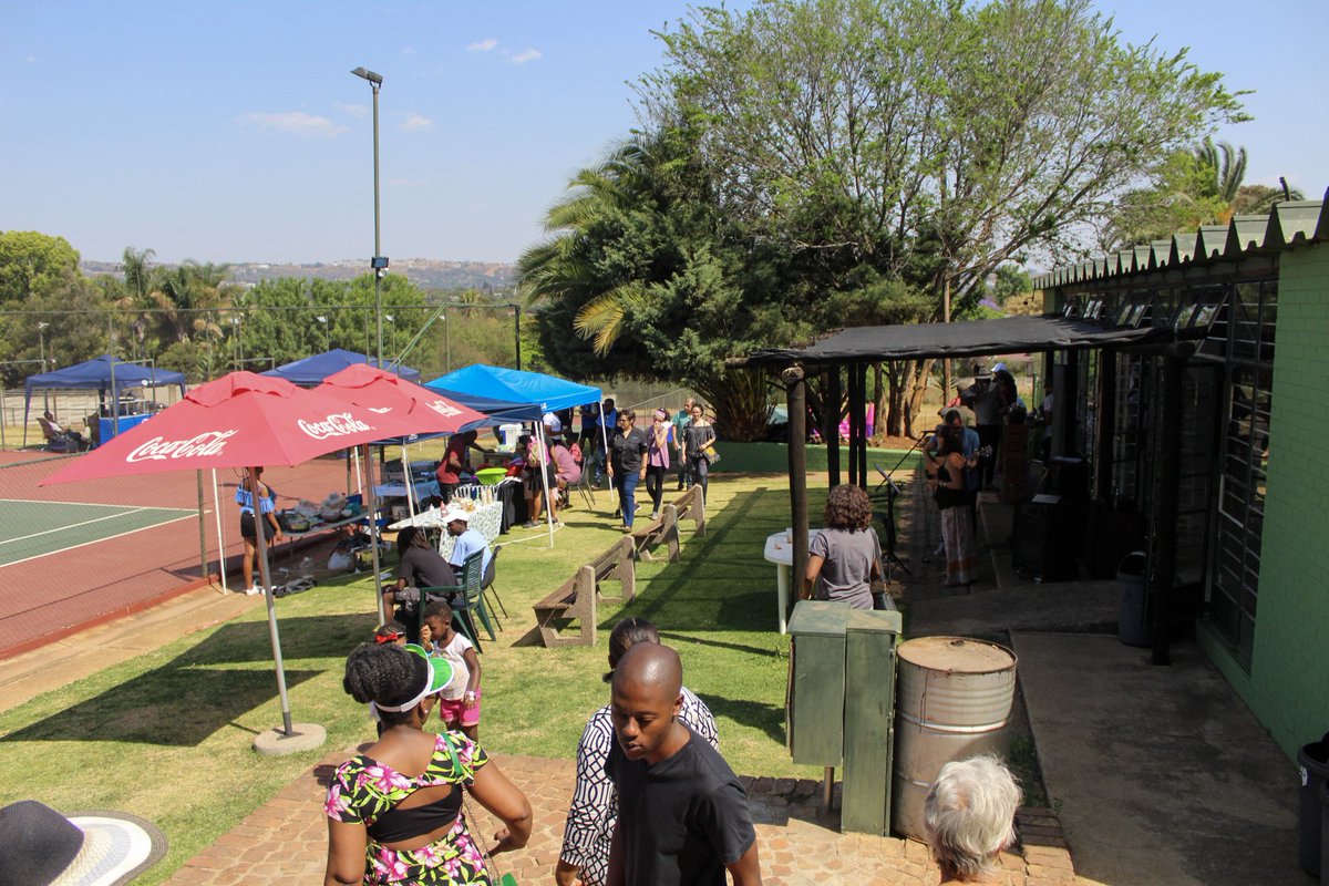 TimeoutJoburg's tweet photo. #thymeoutjoburg #picnicvibes #relaxation #outdoors #family #kids  #adults #tennis https://t.co/wGWcAizVLo