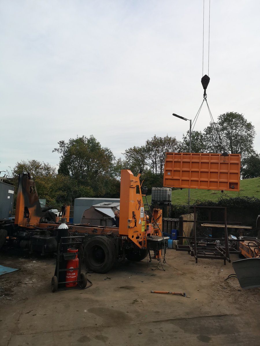 StockExcavators's tweet photo. The removal and upgrade of the body, we have shot-blasted it and lined it with a corrosive resistant material to ensure maximum duty cycle. https://t.co/sUnAWUpgLb