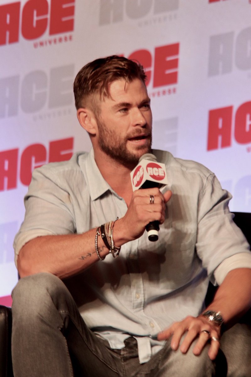 StarryMag's tweet photo. The God of Thunder himself graced the #ACEComicCon stage yesterday. Panel is up on the @ACEcomiccon FB, but here are some photos from the panel with Chris Hemsworth.
@chrishemsworth #Thor #Avengers #Marvel #GodofThunder #MIB #ACEUniverse #ACEMidwest https://t.co/V760od5A5Q