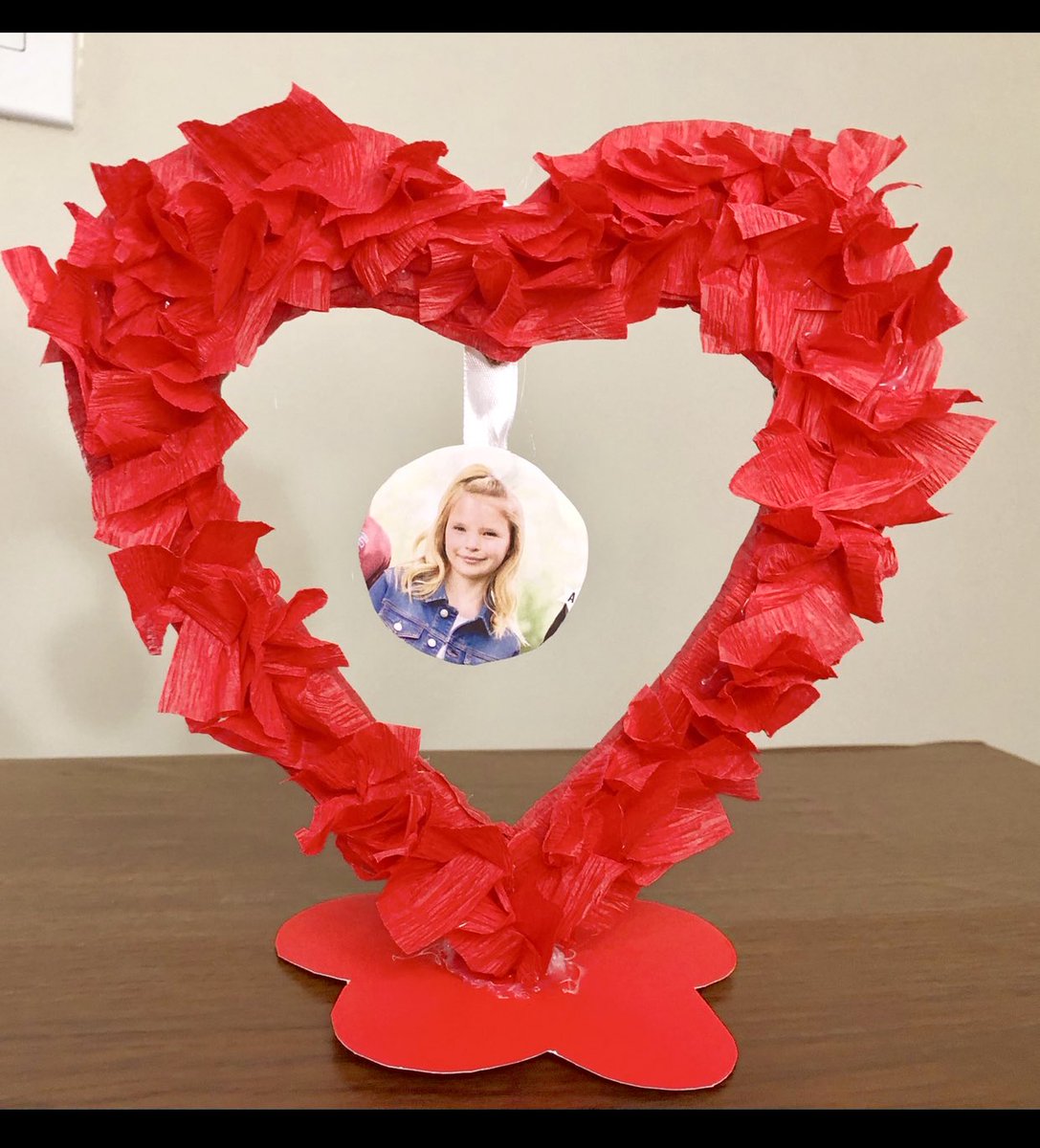 creative_hud's tweet photo. Hanging photo Frame, LINK👉🏻👉🏻 https://t.co/Lb7SJBLheT👈🏻                #diy #craft #papercraft #cardboardcraft #homedecor #roomdecor #handmade https://t.co/NStCjnGsCf