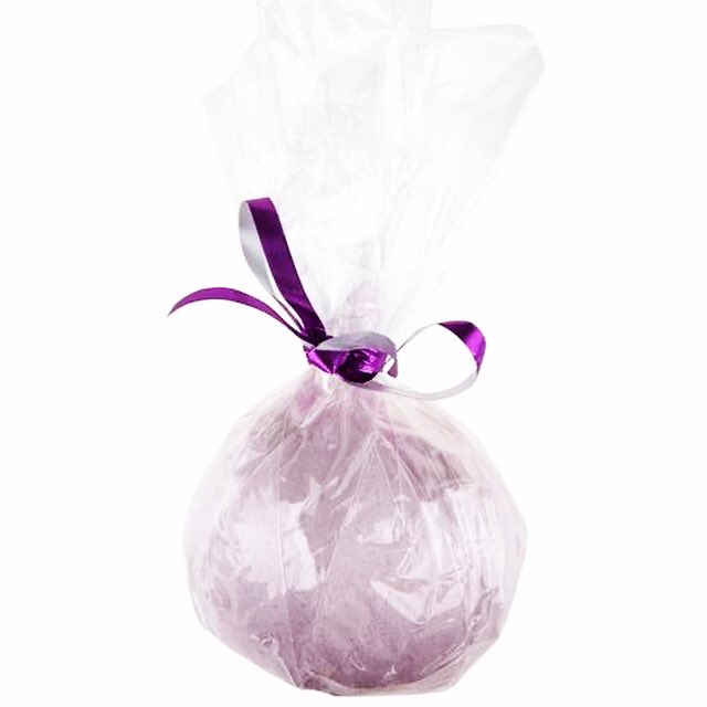 blossom_nc's tweet photo. Relax in a delicious bath tonight with one of our cherry bath bombs 🍒

Our bath products contain oils and butters made to disperse in bath water 🛀 and will not just float on top. This means that your skin can truly benefit 💦🌼

#cherry #delicious #crueltyfree #vegan #giftideas https://t.co/lOXzUwAFP6