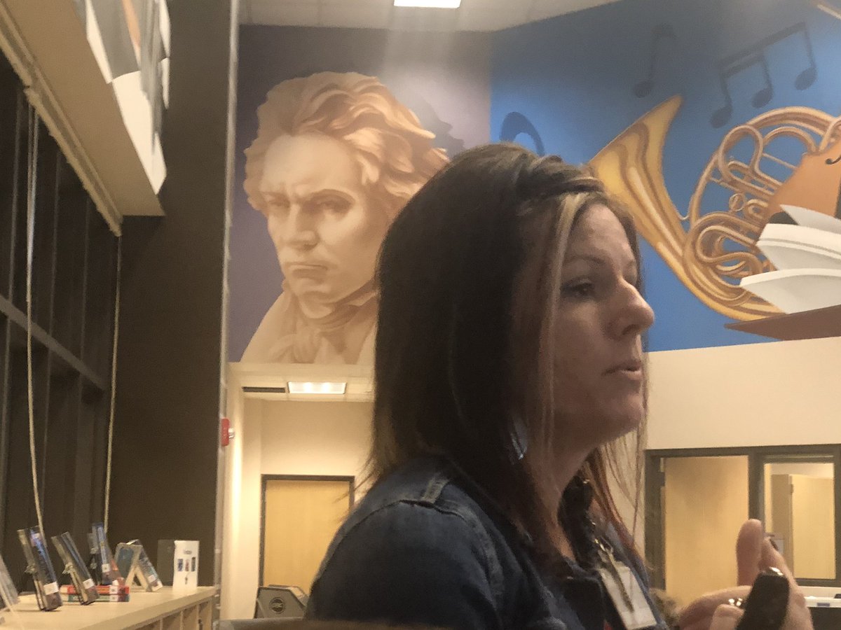 DorisAHerrmann's tweet photo. We as teachers know the goal, but do our students know their goal and where they are in the journey? How are we gonna get them there? @shannonsimonds @Brookside_IS #LearningMaps #BisLearns. https://t.co/YP57qXIBpp