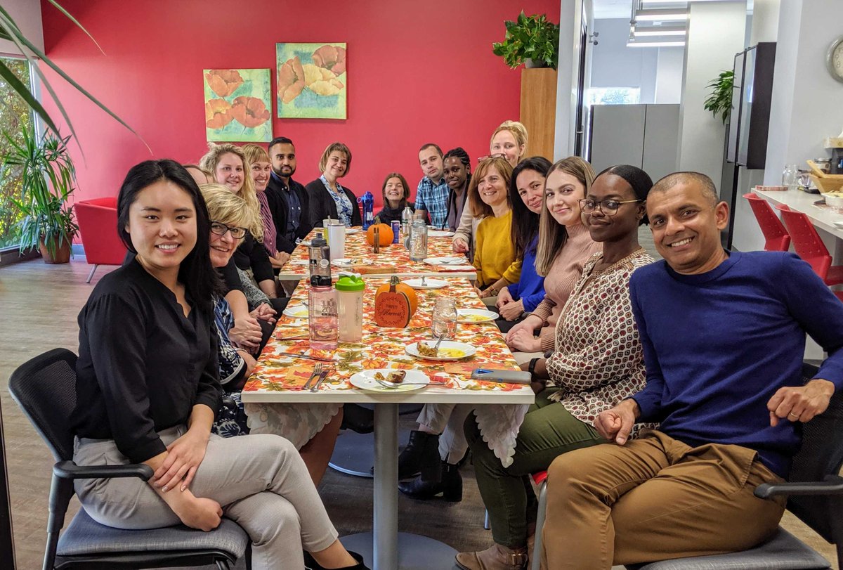 CAhealthfood's tweet photo. Happy Thanksgiving from our family to yours! 
We're so grateful for the HBN Community and proud to be part of this amazing industry. We hope you have a healthy and heartfelt day. 💚 #thanksgiving #grateful https://t.co/zFkwJLpoB6
