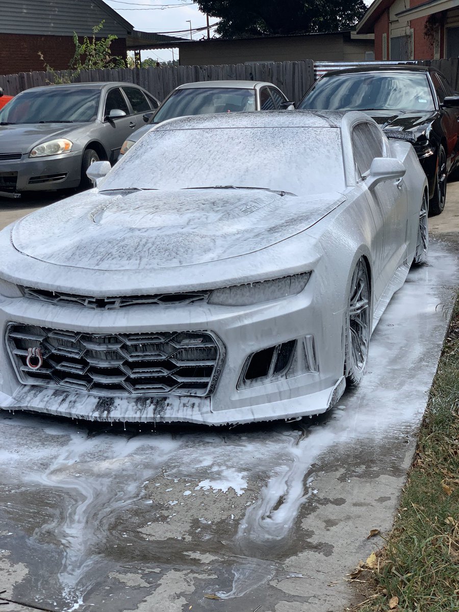 maxiboo23's tweet photo. HMU for y’all’s detailing in Dallas !! 🧼 💦 🔥🔥 https://t.co/j8PZ0NFkOU