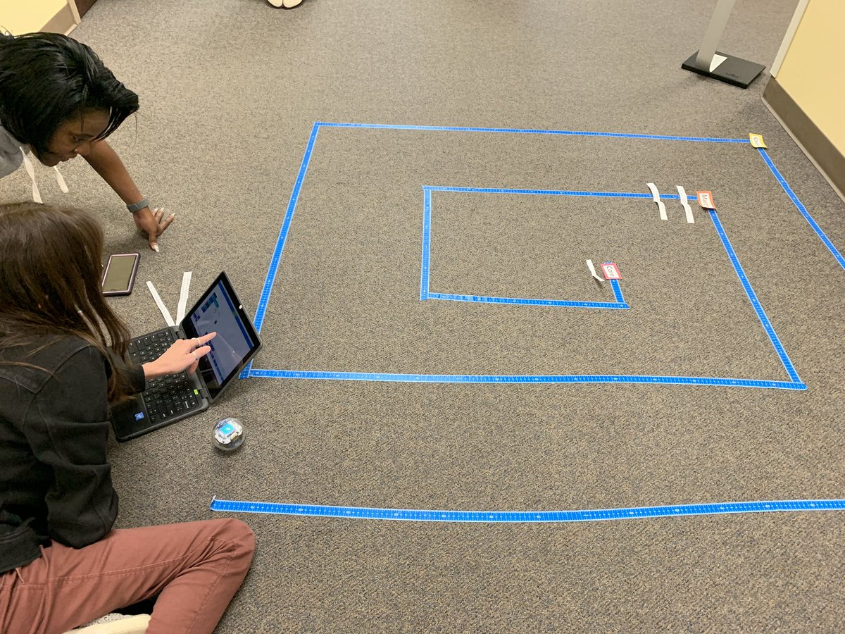borjateachs's tweet photo. Teachers learning how to program with spheros robots https://t.co/vtZfYB5ZN9