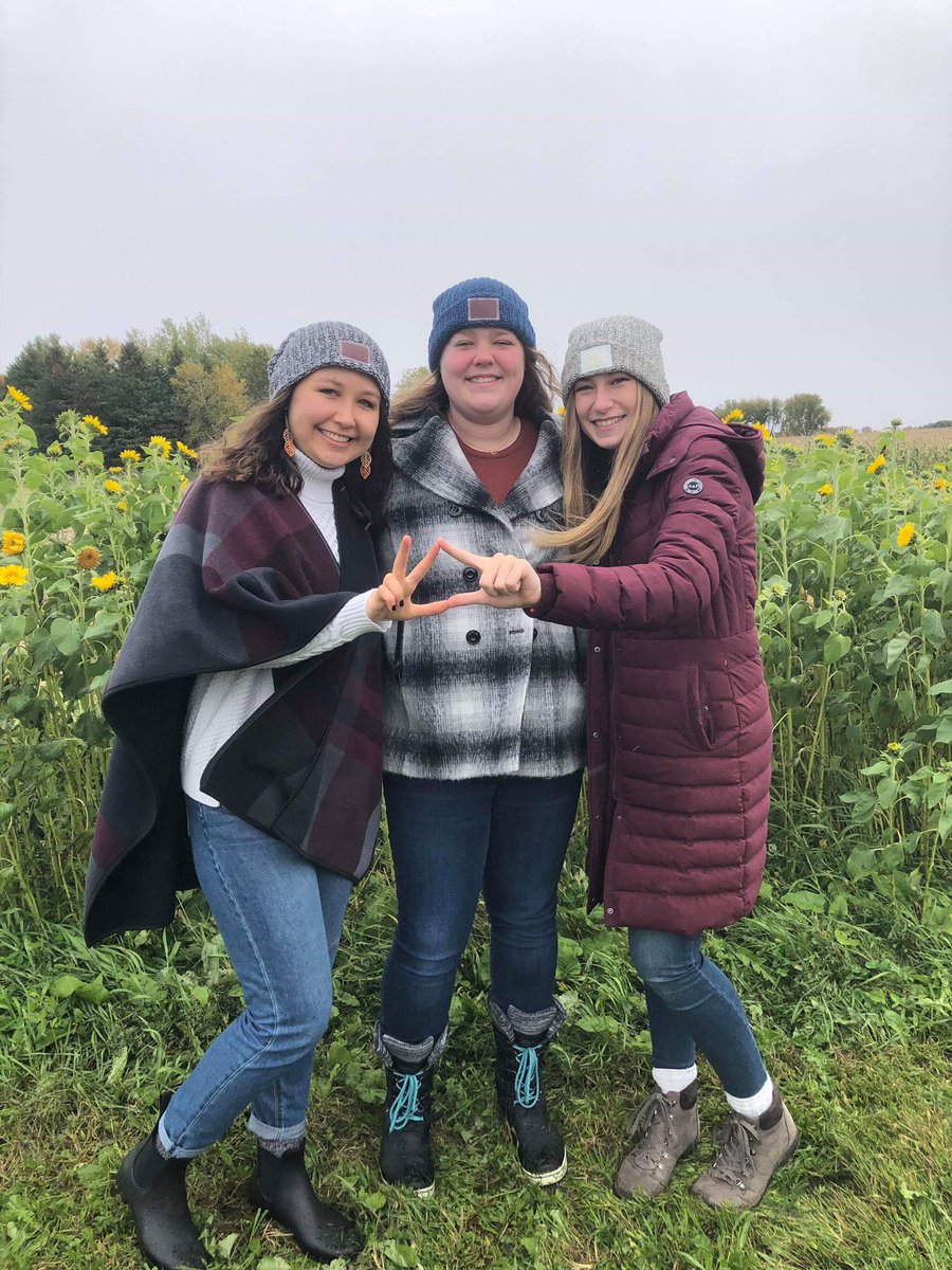These KDs loved their melons at the Love Your Melon photoshoot yesterday! #staywarm #loveyourmelon #kdbcia