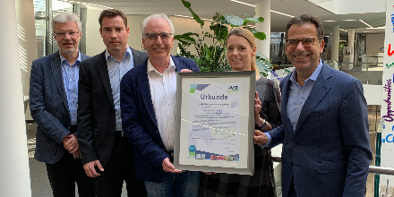 Großer Dank an die <a href="/AfB_Deutschland/">afb social & green IT</a>, deren überzeugter Partner wir bei <a href="/SiemensDE/">Siemens Deutschland</a>  und in Europa seit vielen Jahren sind und deren Wachstumsziel nicht Profit, sondern mehr „inklusive“ Arbeitsplätze und weniger CO2 lautet.
#socialandgreenIT #inklusion