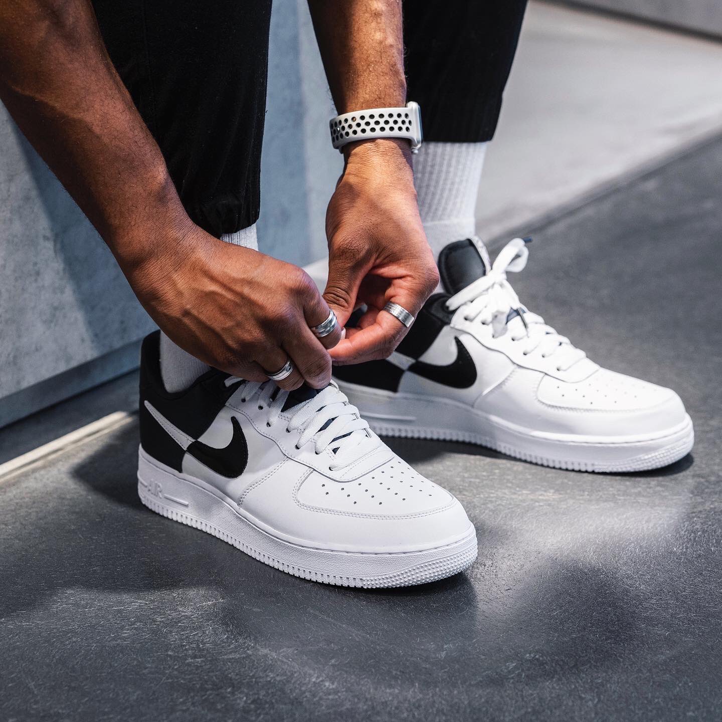 nike air force 1'07 LV8 midnight navy/white