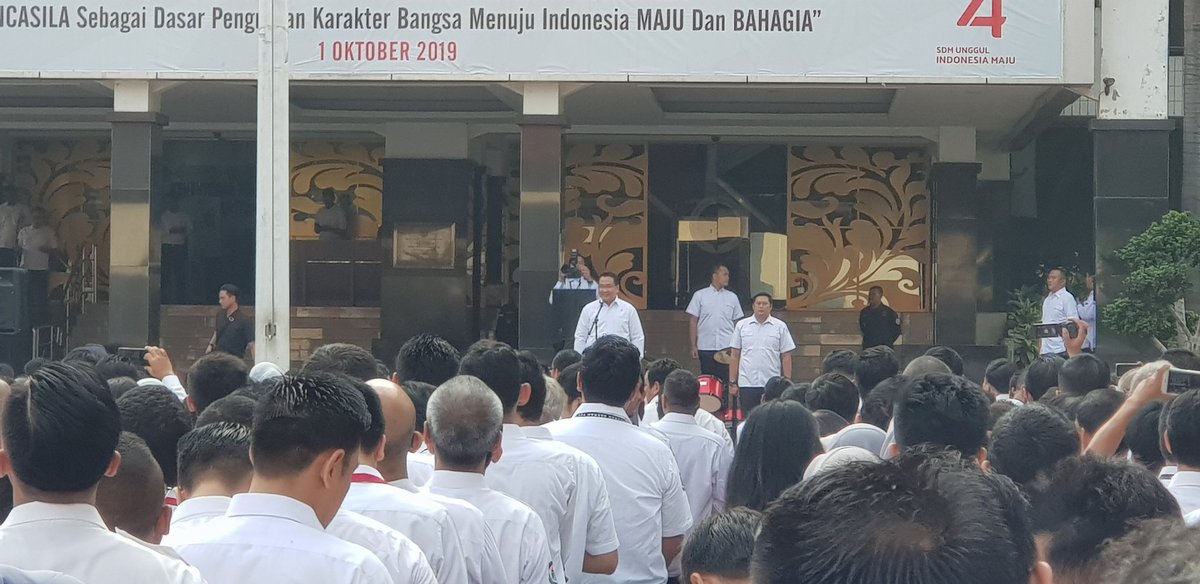 ditppuddt's tweet photo. #sobatdesa Senin, 14 Oktober 2019,
Apel akbar bersama Menteri Desa PDTT Bapak @EkoSandjojo dan semua pejabat serta staf di lingkungan Kemendes PDTT.
#SobatPPMD
#DitPSDATTG
#ditjenppmd
#kemendesapddt
#pendampingdesa https://t.co/9poIGJMnUg