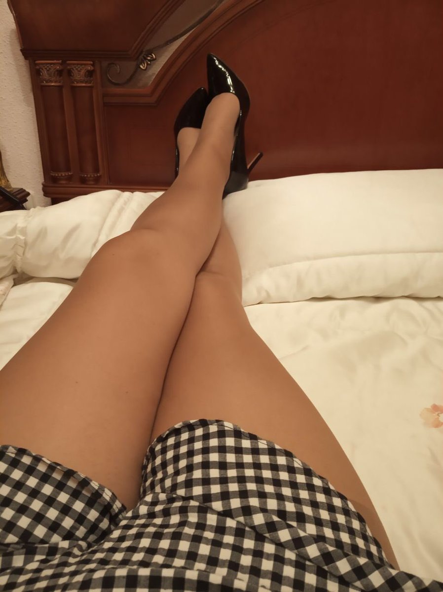 ManchegaI's tweet photo. Preparada para salir a tomar café. ¿Me invitas?😈 https://t.co/iFY9U0pycQ