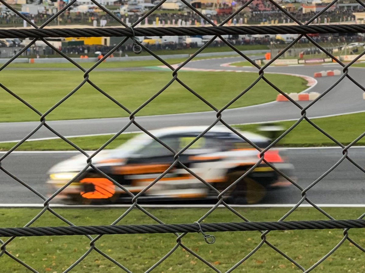 Took this photo the lap before the brakes failed for poor old <a href="/DanCammish/">Daniel Cammish</a>. Thanks for another great weekend of hosting <a href="/Tomingram80/">Tom Ingram</a> <a href="/SpeedworksMS/">Speedworks Motorsport</a>