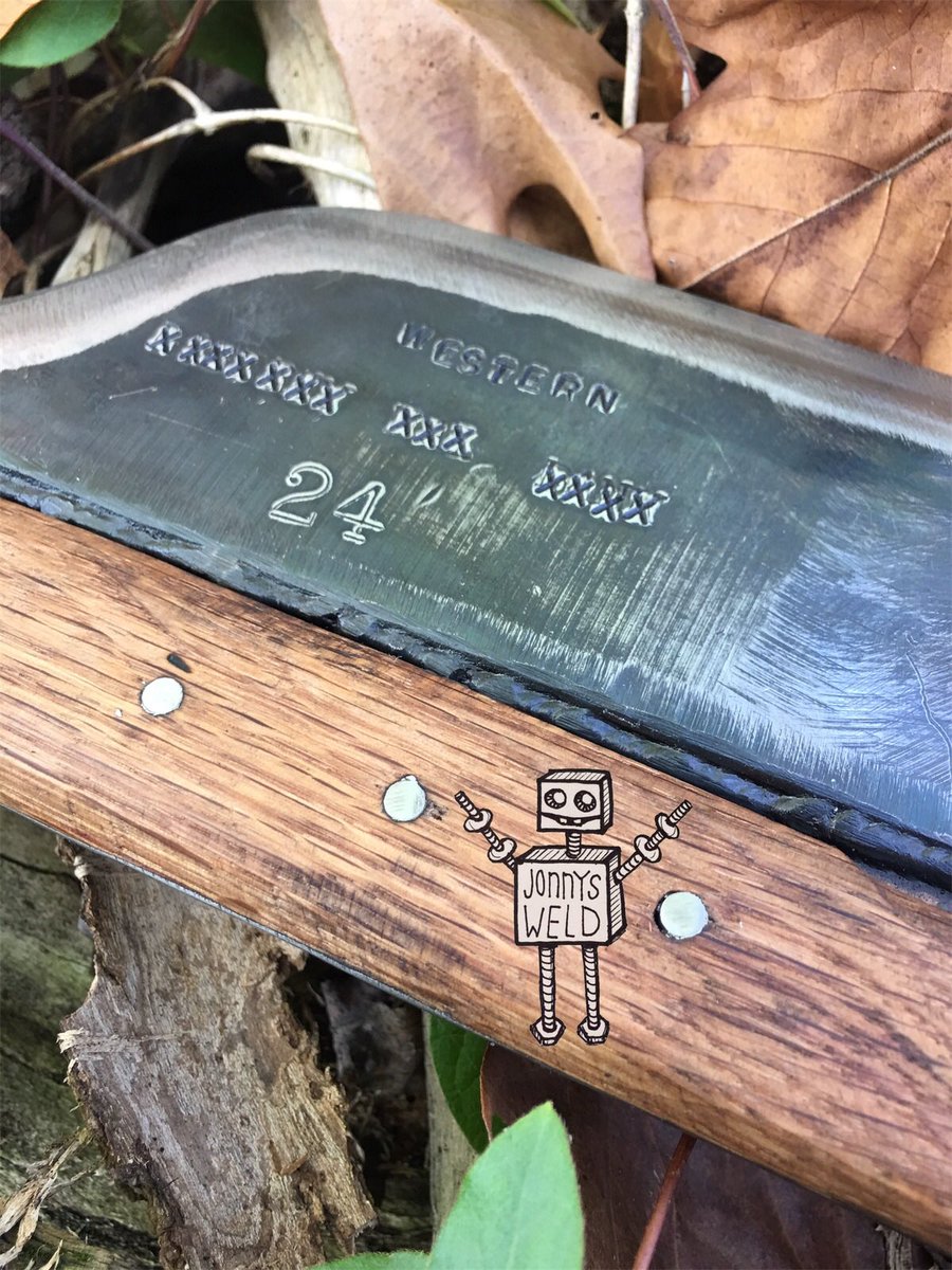 jonnysweld's tweet photo. 🔥I am absolutely in awe of my recent axe. I never used metal and wood in this way and it came together so nice together.
#axe #sharp #wood #canonsburg #metal #axemaker #customaxe #sharpaxe #jonnysweld #soontobeonetsy #axeforsale #etsy #etsydad https://t.co/2bpibPaygt https://t.co/Kx0dvMTW5d