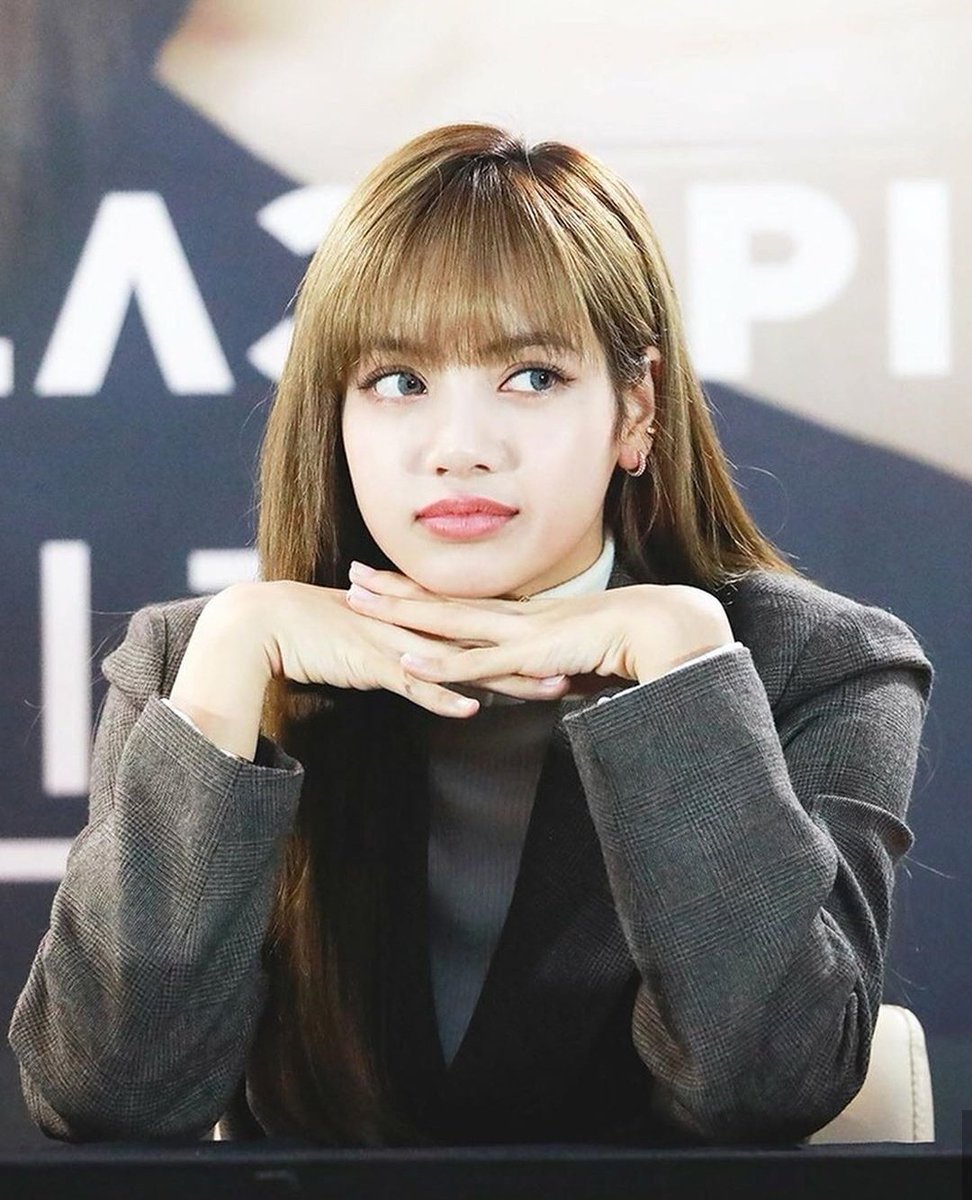 BAEdotPINK's tweet photo. THIS. IS. BREATH. TAKING 😍💜😍💜😍
#LISA26MPARTY #LISA https://t.co/pmuIjDxqYz