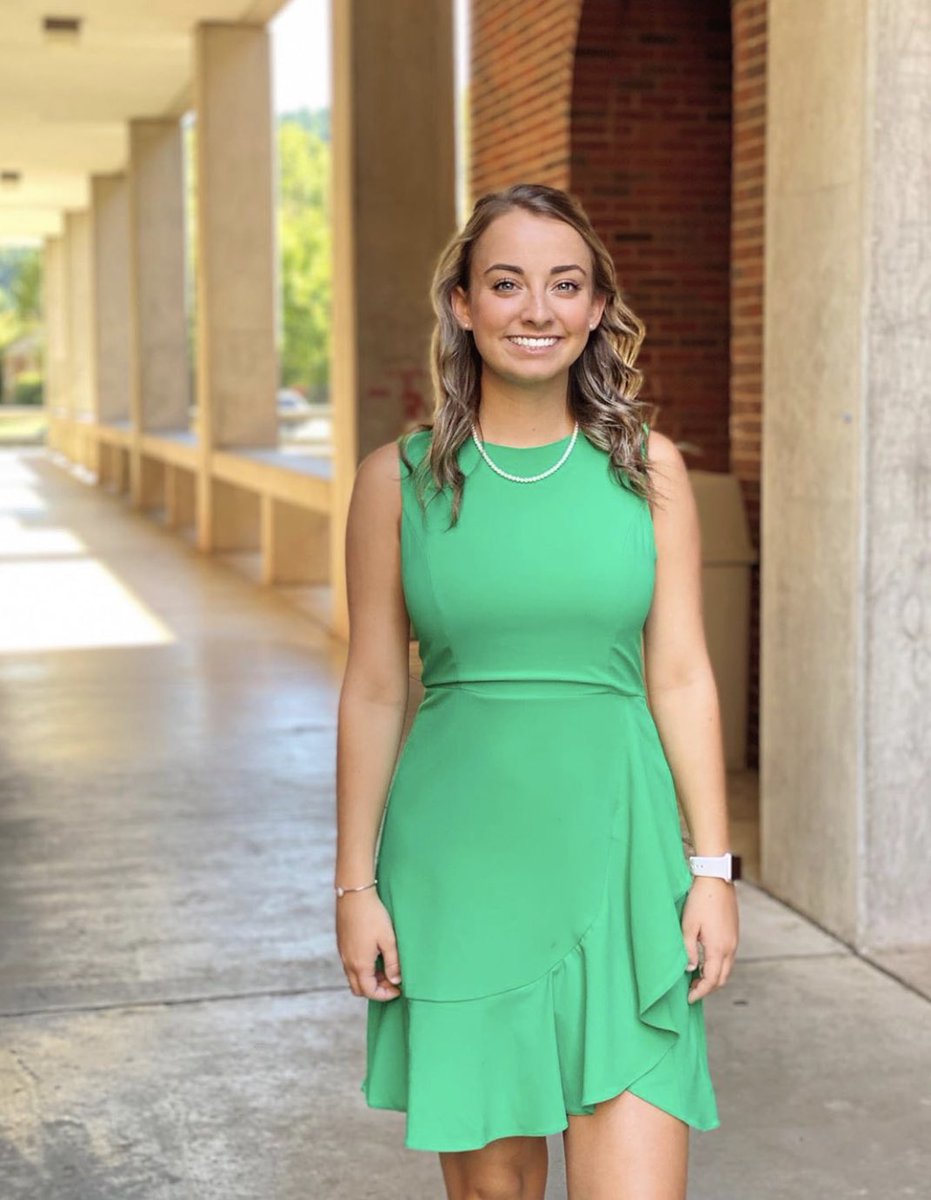 This sweet sista is running for Homecoming Queen! Vote for Bri today through the 15th in your eagle mail! 💫