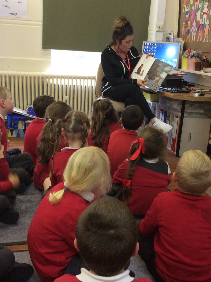 EastwayPrimary's tweet photo. This weeks secret reader in year 1 was .......Miss Hardman! She read ‘The Gruffalo’s child’ by Julia Donaldson. This children loved the suspense of the big bad mouse....#eastway #secretreader #parentreader https://t.co/CaIlTIIj3q