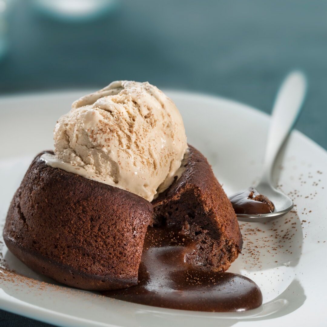 sync_exton's tweet image. Happy #nationaldessertday too all of our friends with a sweet tooth! 🍫 Come celebrate with us and a plate of our chocolate lava cake 🎂 Tag a chocolate lover below 💕👇