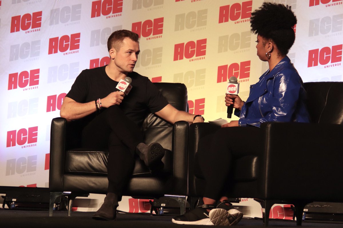StarryMag's tweet photo. The star of the #Kingsman movies and #Rocketman was on the #ACEComicCon stage yesterday. The panel is on the @ACEcomiccon FB page. Here are some photos from Taron Egerton’s panel.
@TaronEgerton #TheDarkCrystal #ACEUniverse #ACEMidwest https://t.co/wOpql2MLzw