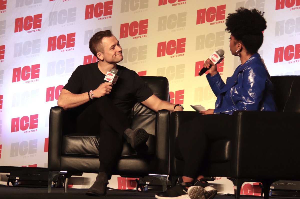 StarryMag's tweet photo. The star of the #Kingsman movies and #Rocketman was on the #ACEComicCon stage yesterday. The panel is on the @ACEcomiccon FB page. Here are some photos from Taron Egerton’s panel.
@TaronEgerton #TheDarkCrystal #ACEUniverse #ACEMidwest https://t.co/wOpql2MLzw