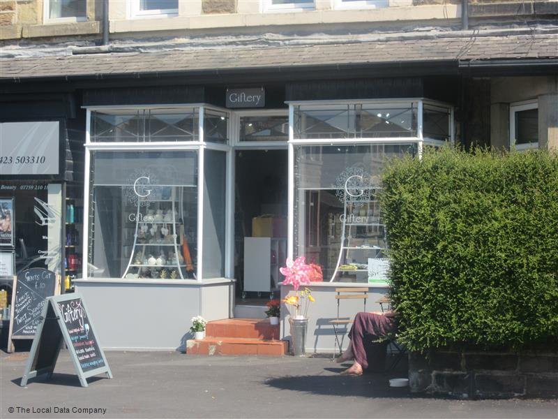 KingsRdDistrict's tweet photo. For gorgeous gifts head to Giftery at 166 King's Road #gifts #harrogate #kingsroad #handpickedharrogate https://t.co/ZJknGWxeg8