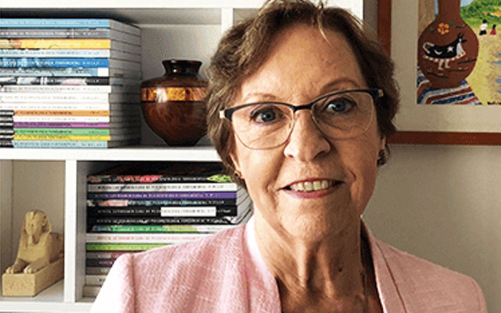 miltonjung's tweet photo. Nosso amigo Carlos Alberto Sardenberg perde sua querida companheira Cybelle, psicanalista que ajudou famílias e jovens a enfrentarem problemas sérios de saúde relacionados a distúrbios alimentares. O legado dela está em pesquisas e livros. Um beijo no coração de toda a família. https://t.co/ScZLdw10zH