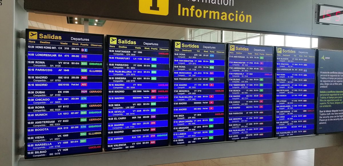 ⬛️ ⬜️ ✈️Thousands of protesters occupy Barcelona airport to protest against the sentences of the 12 Catalan political and social leaders. Several flights have been cancelled. Civil disobedience protests are being organized all over the Catalan territory. #StandUpForCatalonia