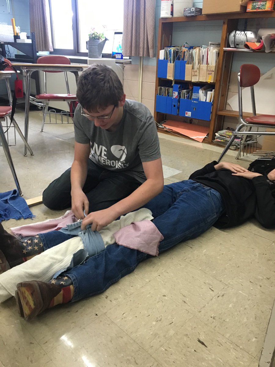 BoieJill's tweet photo. Hands-on practice with splinting is important before you ever have to use it. Feedback from your partner helps you improve #owblackhawkpride @OWSchoolDist https://t.co/ADFF95Ajgf