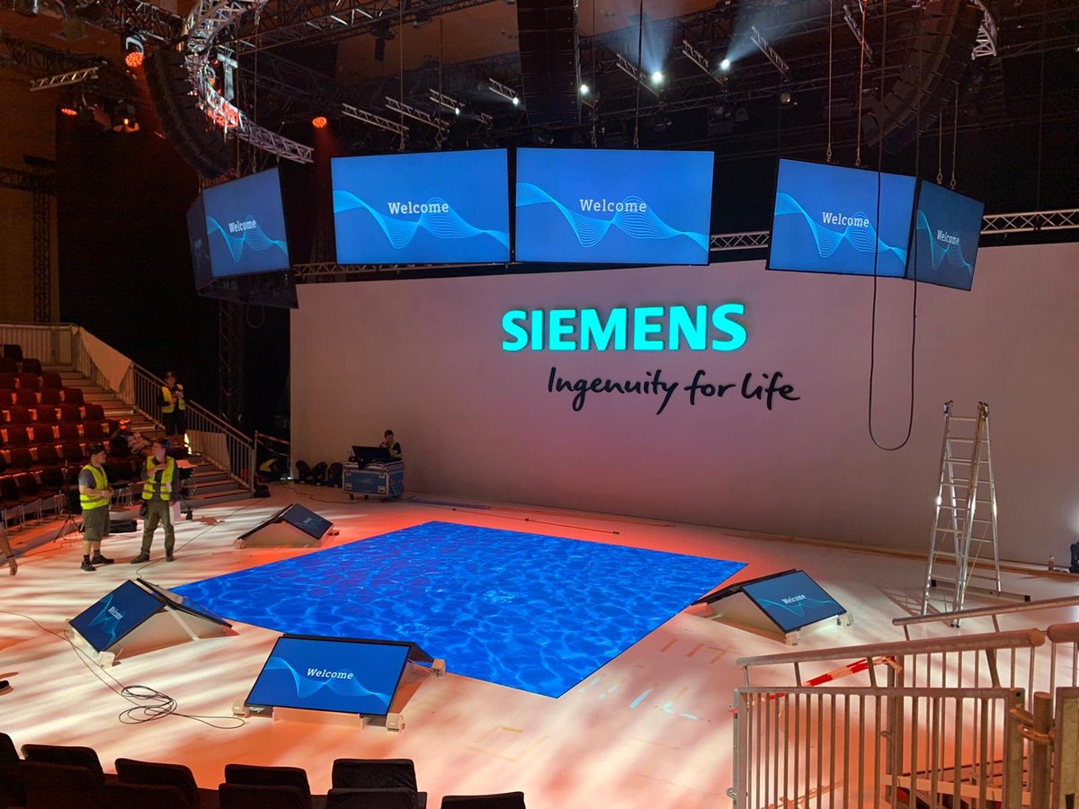 frank6812's tweet photo. #BehindTheScenes at #SBC19. Lots of pieces coming together to bring the Siemens Business Conference back to life in Munich! #SiemensEvents knows how to #ClearTheBar! @Siemens https://t.co/lDlTFUu9DK