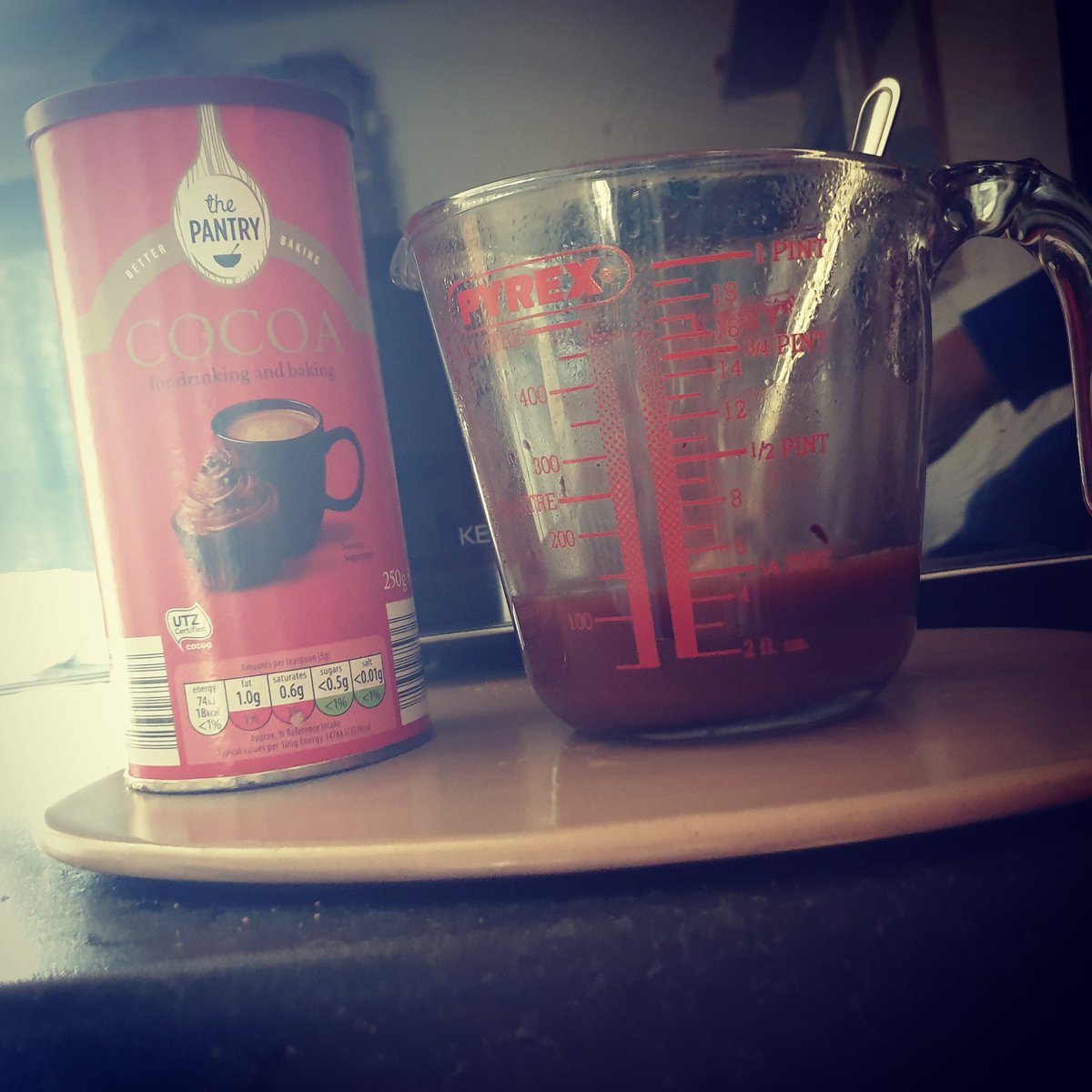 moobag_23's tweet photo. So I just attempted to make gravy with cocoa powder, hows everyone else's day going 😔

#october2019 #parentingfail #cookingfail #itjustbecameabadday #badday #ihatecooking #badcook #mummyproblems #mummyfail #failoftheday #hurryuptomorrow https://t.co/MxO0clvXlR